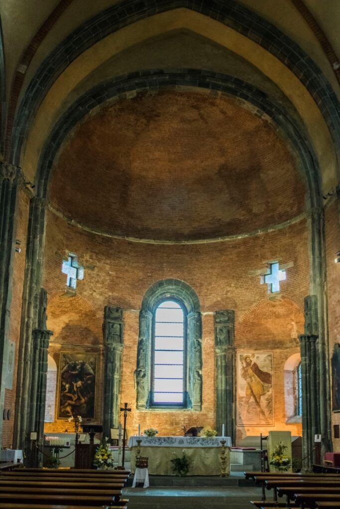 Sacra veduta interno della chiesa maggiore