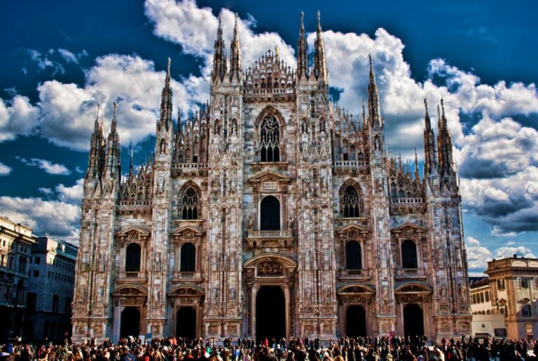 Duomo di Milano: Storia e Segreti del Monumento Simbolo della Città