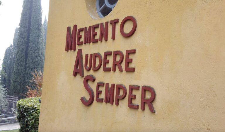 Il Vittoriale di D'Annunzio: alla Scoperta della Vita del Grande Poeta